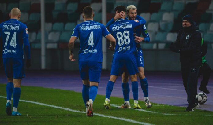 игроки Динамо празднуют победу -site:*.ua -site:ua
