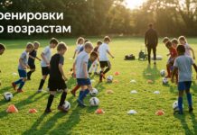 Детская тренировка по футболу: каждый ребёнок работает со своим мячом