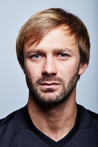 Дмитрий Сычёв, футболист, родился 26 октября