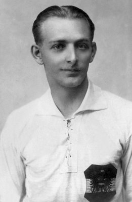 Маттиас Синделар, футболист, родился 10 февраля 1903
