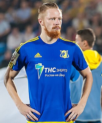 Иван Новосельцев, футболист, родился 25 августа 1991